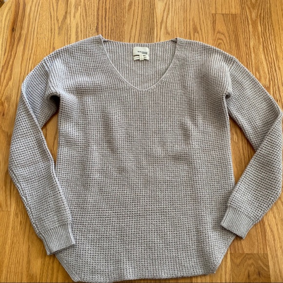 Aritzia Sweaters - Aritzia Wilfred Free V neck Sweater